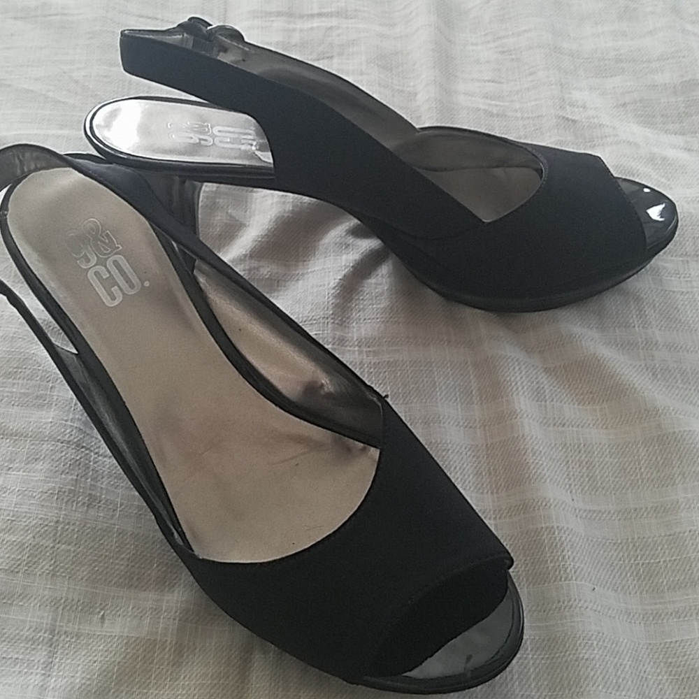 Shoe